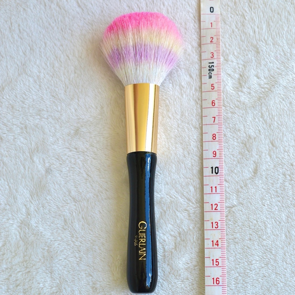 Guerlain Paris Météorites Rainbow Powder Brush – Made in France Goat Hair - Picture 5 of 7